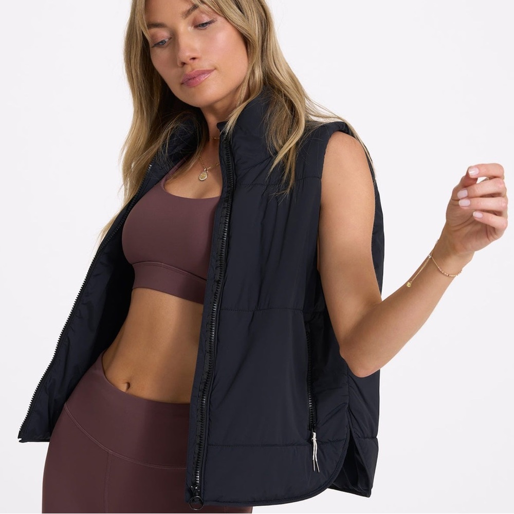 NWT Vuori Canyon Women’s Insulated Vest Black Size S - Picture 10 of 11